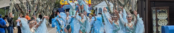 Animación de Carnaval: Sumérgete en la fiesta más colorida del año con la animación de calle del Carnaval de PortAventura