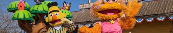 Easter Parade: El desfile especial de la Easter Celebration con los personajes de Barrio Sésamo y los conejos de Pascua de PortAventura en Far West