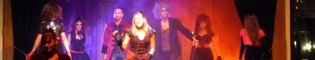 Vampires: Unos vampiros invaden el Long Branch Saloon de PortAventura durante el Halloween, para entretener a sus visitantes con baile, humor y mucha magia.