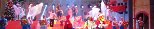 Regalo de Navidad: Espectáculo musical con bailes y acrobacias con artistas internacionales, que recrea la frenética actividad de la fábrica de juguetes de Papa Noël durante la Navidad, en el Gran Teatre Imperial de PortAventura.