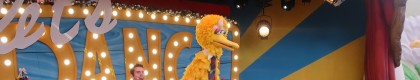 Welcome Big Bird: Damos la bienvenida a Big Bird, el nuevo show protagonizado por el famoso pájaro amarillo de Sesame Street.