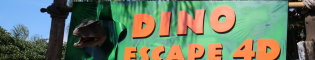 Dino Escape 4D: Dino Escape 4D: es un simulador en 4 dimensiones donde te montarás en un jeep para adentrarte en un Parque Jurásico. ¿Quien logrará escapar; tu o los dinosaurios?