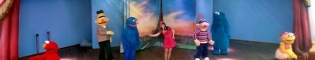 Vuela con SésamoAventura: Vuela con SésamoAventura y los personajes de Barrio Sésamo en este espectáculo musical y de baile que te llevará en un viaje por Europa. Especialmente recomendado para los niños.
