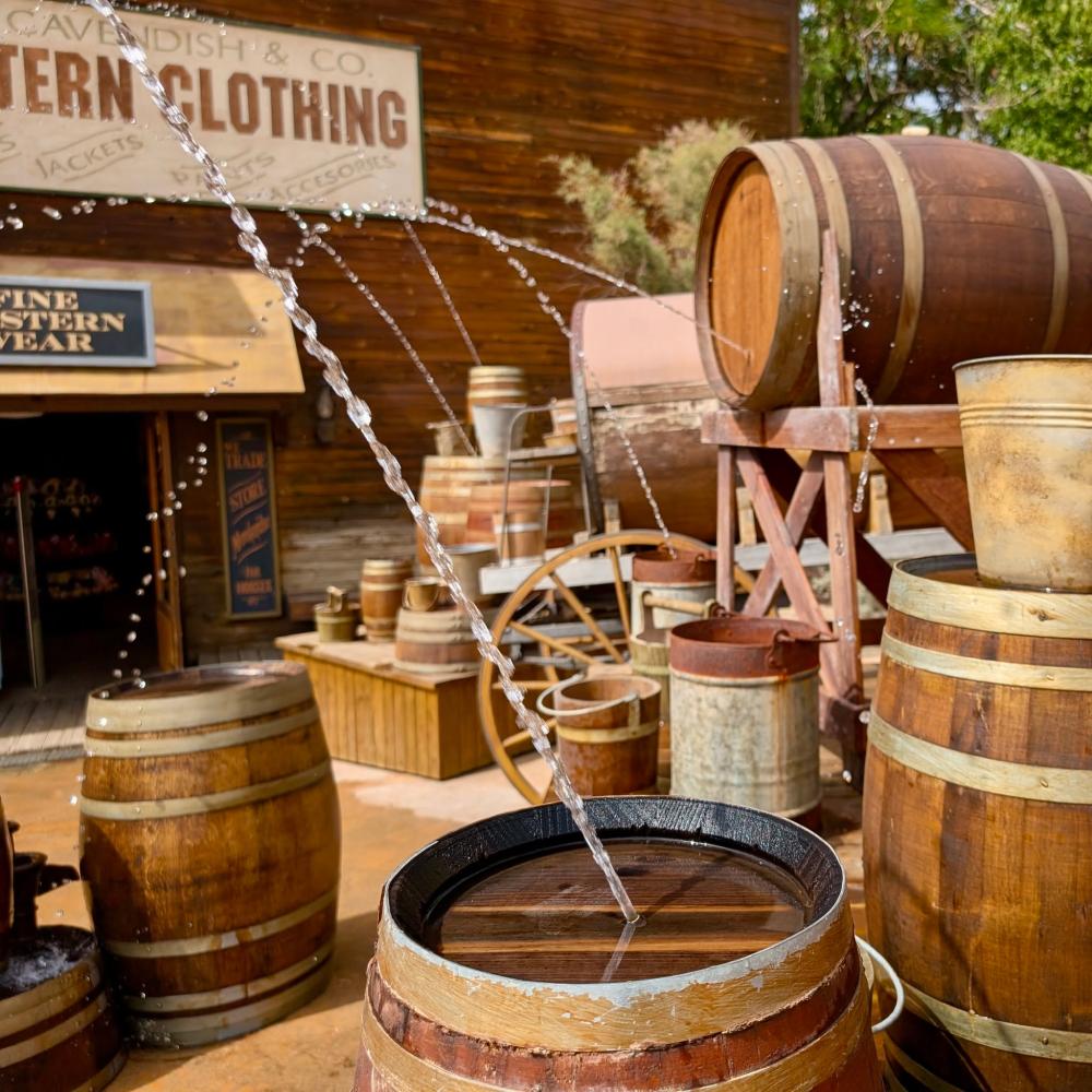 Punt per refrescar-se a la zona del Far West durant lestiu