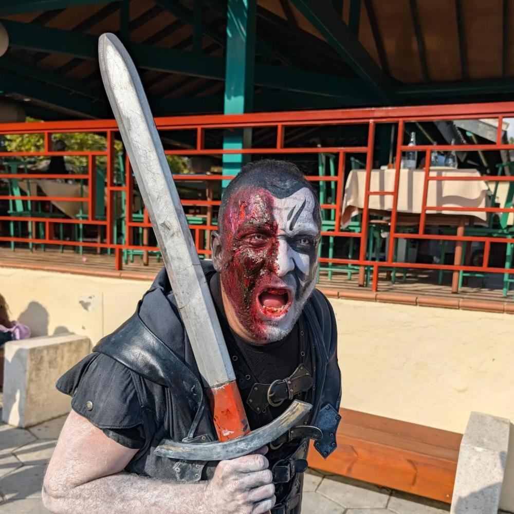 Scare Zone de La Maldición del Emperador en PortAventura durante su cuarta temporada