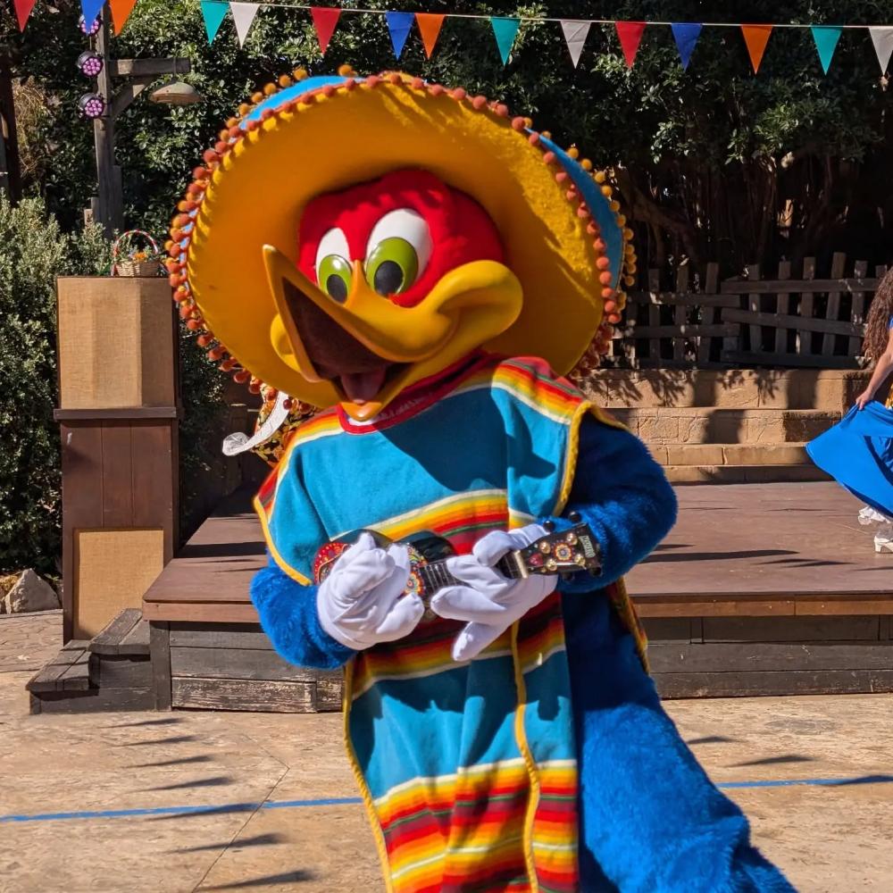 Woody Woodpecker celebra una fiesta en la zona de México de PortAventura Park