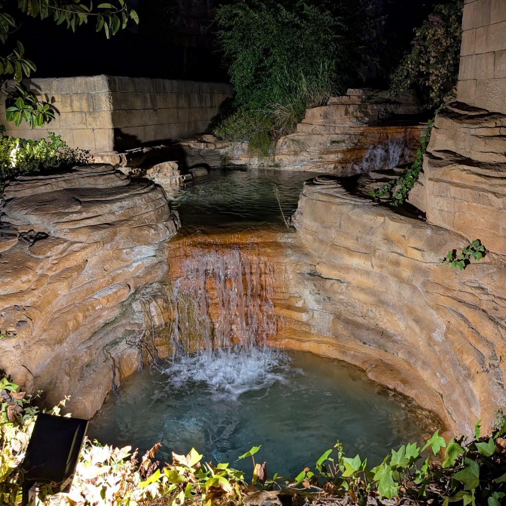 Cenote de agua dulce en la zona de México de PortAventura