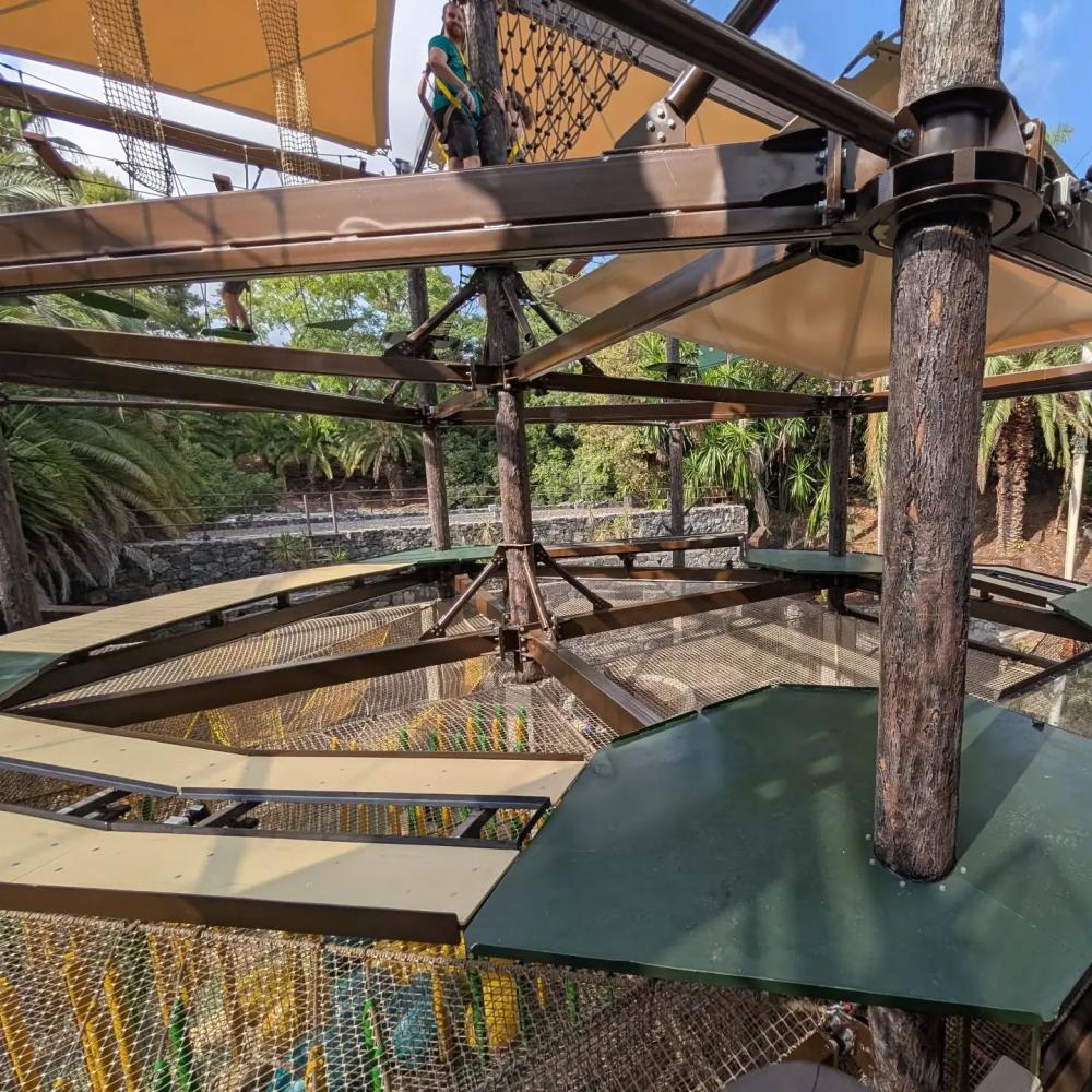 Recorrido adaptado para visitantes en silla de ruedas en Makamanu Jungle de PortAventura