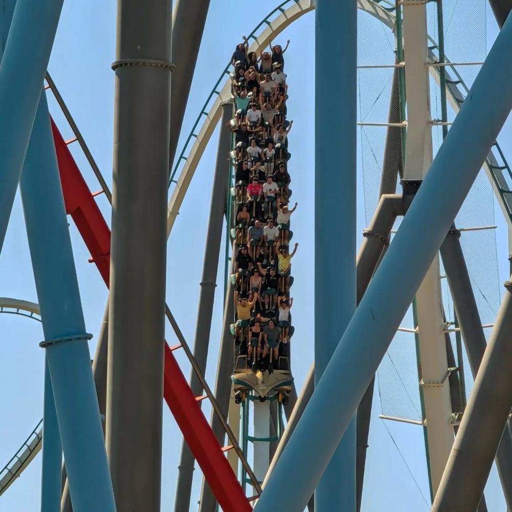 Tren de 32 personas de Shambhala, Expedición al Himalaya en PortAventura