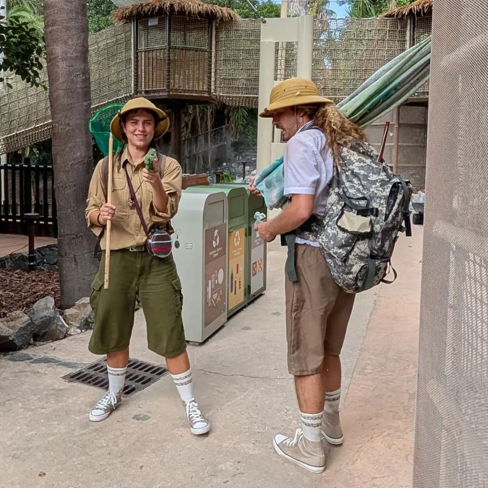 Exploradores en Makamanu Jungle durante la visita a la nueva atracción de PortAventura