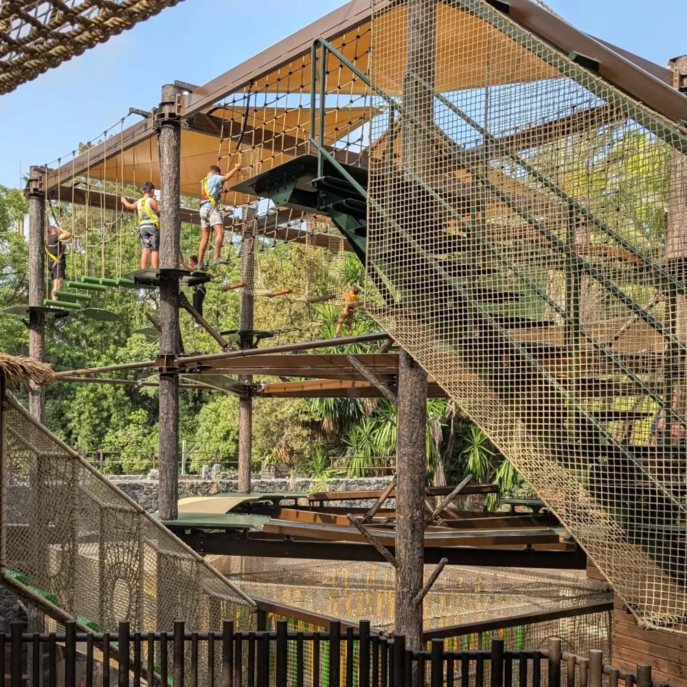 Makamanu Summit, circuito de aventura avanzado con 10 pasarelas a gran altura