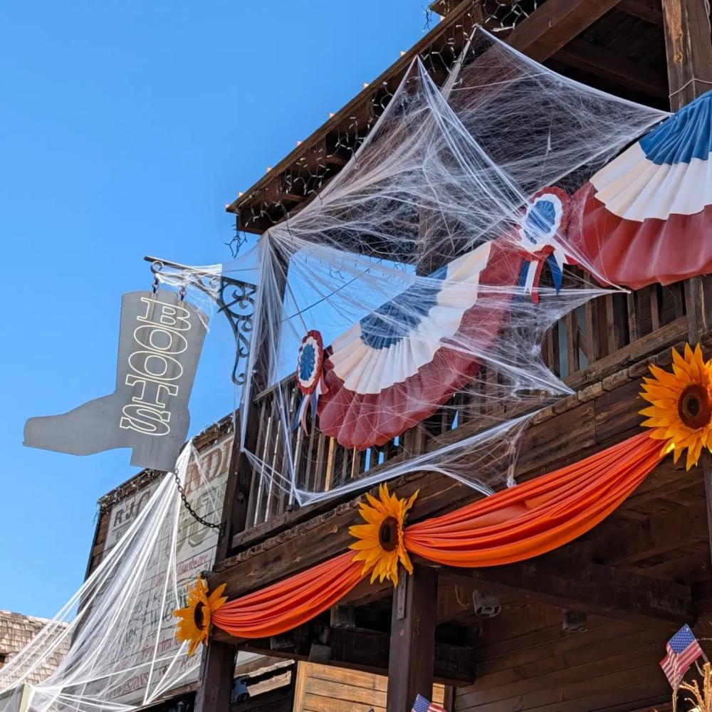 Promoción del Halloween 2026 de PortAventura con El Carnicero de Penitence y Saloon Resurrection
