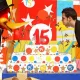 Cesc Fàbregas celebra el 15 aniversario de PortAventura