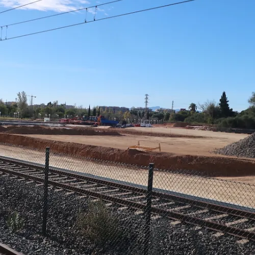 La nueva estación de tren de Salou - PortAventura en construcción