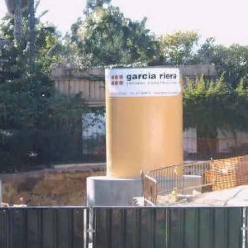 Se empieza a instalar la torre - Diciembre 2004