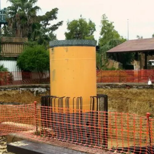 Se empieza a instalar la torre - Diciembre 2004