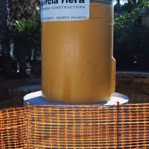 Se empieza a instalar la torre - Diciembre 2004