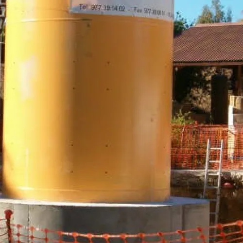 Se empieza a instalar la torre - Diciembre 2004
