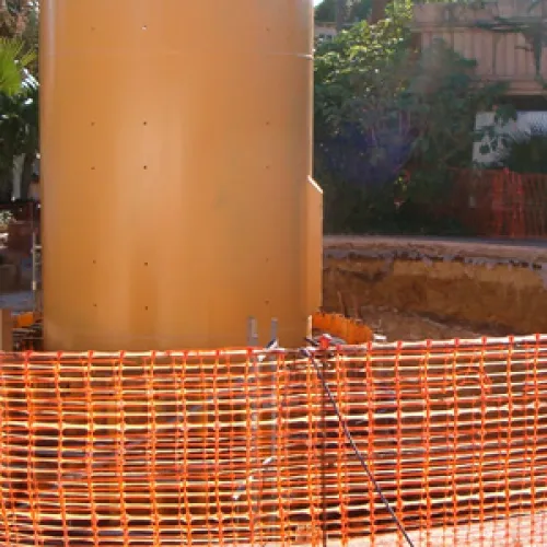 Se empieza a instalar la torre - Diciembre 2004