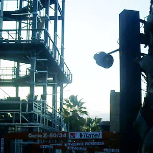 Sigue la construcción con el parque abierto - Marzo 2005