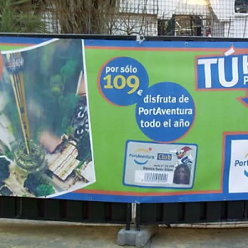 Sigue la construcción con el parque abierto - Marzo 2005