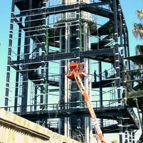 Sigue la construcción con el parque abierto - Marzo 2005