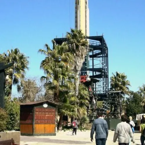 Sigue la construcción con el parque abierto - Marzo 2005