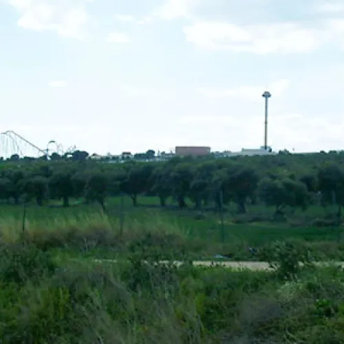 Sigue la construcción con el parque abierto - Marzo 2005