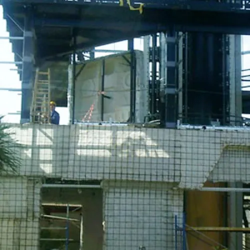 Sigue la construcción con el parque abierto - Marzo 2005