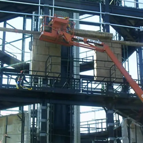 Sigue la construcción con el parque abierto - Marzo 2005