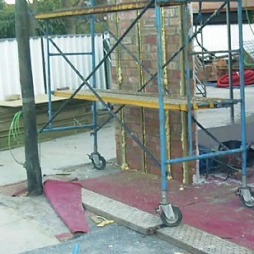 Sigue la construcción con el parque abierto - Marzo 2005