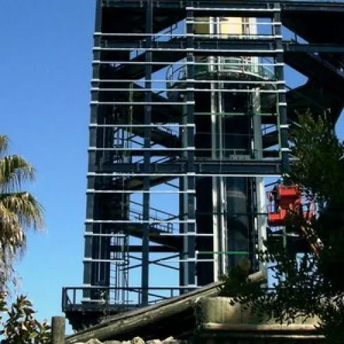 Sigue la construcción con el parque abierto - Marzo 2005