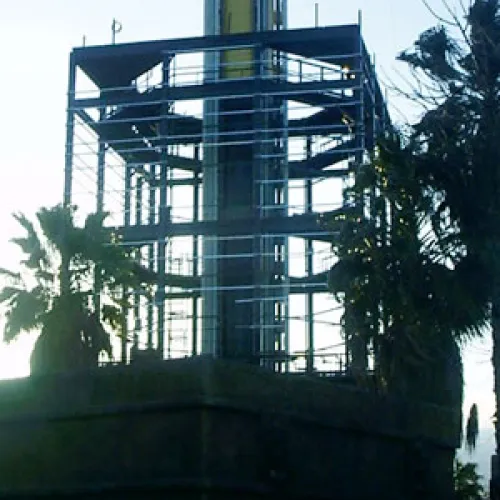 Sigue la construcción con el parque abierto - Marzo 2005